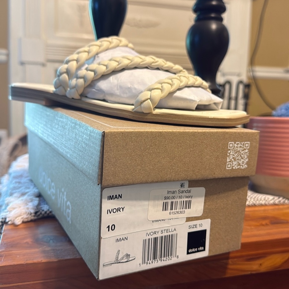 Dolce Vita Iman size 10 in ivory